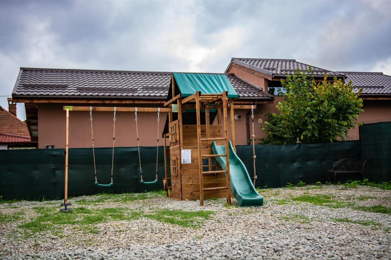 Pensiunea Casa Medievala Curtea de Argeş Esterno foto